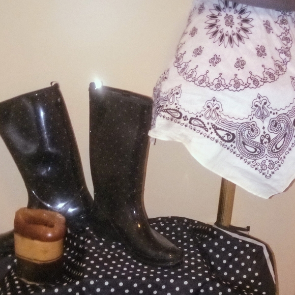 ACCESSORIES OF ALL SORTS - Picture 13 of 13